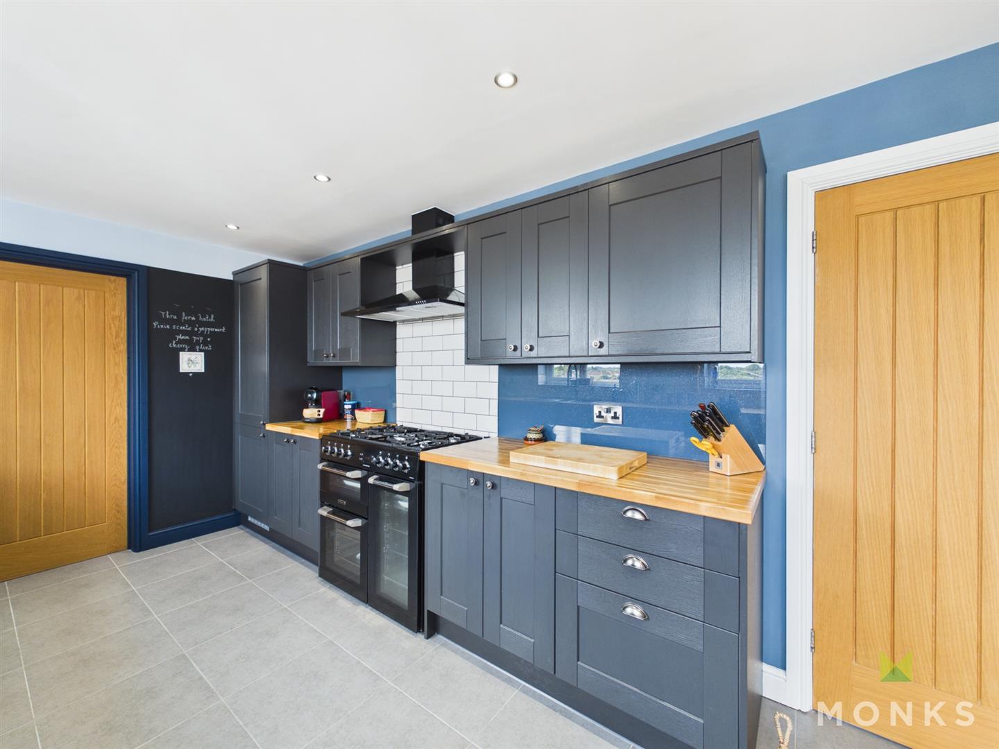 2 The Woodlands, Oswestry, SY10 7RD For Sale